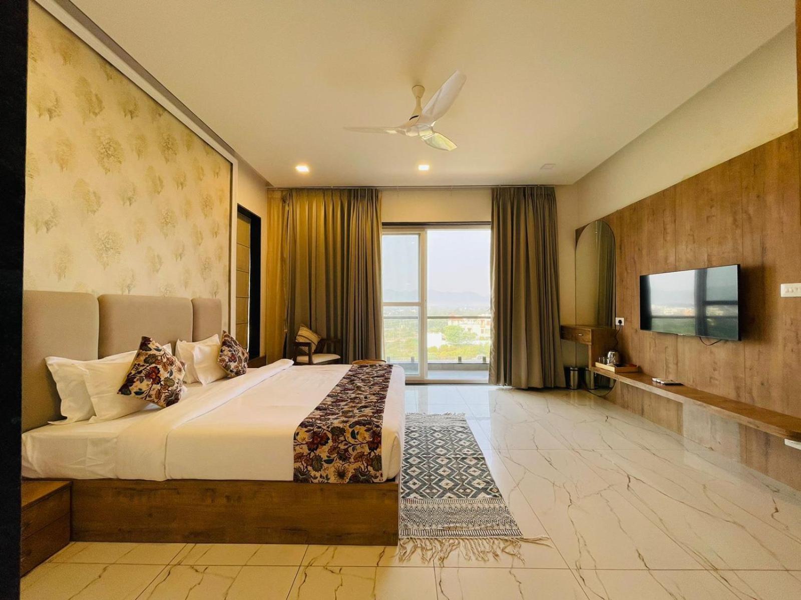 Suramya-A Luxury Boutique Hotel Удайпур Экстерьер фото